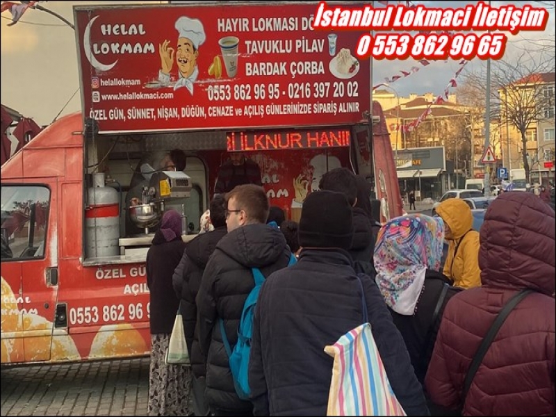 Cuma Namazı Çıkışında Hayır Lokması